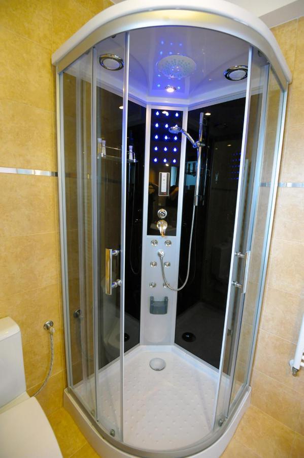 Yael Luxury Apartments 1 Busteni Phòng bức ảnh